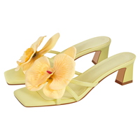 Sandales plates pour femmes et dames personnalisées de couleur fraîche chaussures à talons courts prix d'usine OEM