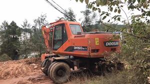 Pelle pelleteuse multifonctionnelle sur chenilles originale de la Corée DOOSAN DH150 Hyundai à haut rendement en bon état d'occasion en vente - Product Image 3