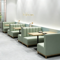 Ensemble de meubles de restaurant moderne, canapé en cuir PU, table à manger, chaises, structure en métal