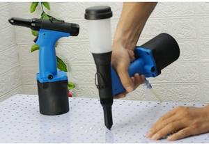 Sistema de alimentación automática de remachadora industrial neumática <span class=keywords><strong>con</strong></span> colector de varillas de clavos - Product Image 5