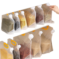 Poches souples transparentes en PE de 5 L pour liquides (eau, jus, boissons) avec bec verseur, gaufrées, recyclables et autoportantes