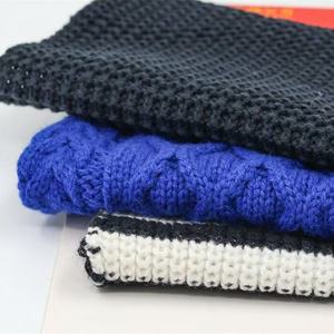 Filato voluminoso in misto cotone e acrilico 16S/2 tinto, morbido, spesso e caldo per maglieria per bambini e capi invernali pesanti. - Product Image 3