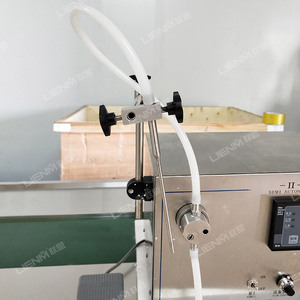 Máquina de Llenado de Líquidos Semiautomática al por Mayor, Máquina de Llenado <span class=keywords><strong>Digital</strong></span> Pequeña, Máquina de Llenado Manual de Líquidos para Champú y Acondicionador - Product Image 3