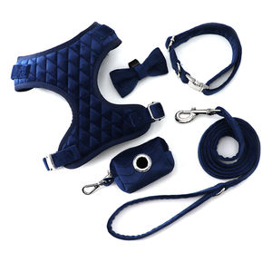 2025 nuevo diseño de terciopelo bordado ajustable conjunto de arnés para perros cómodo chaleco para perros collares conjunto de arnés y correa con caca - Product Image 2