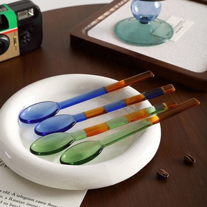 Cuillères à mélanger colorées en verre avec manche pour fêtes, desserts, thé, café, cocktails, glaces, yaourts, confitures, sucre et sel - Product Image 3
