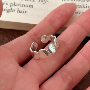 Anillo Abierto Ovalado Minimalista de Plata de Ley S925, Diseño Geométrico, Joyería Unisex para Uso Diario - Product Image 4