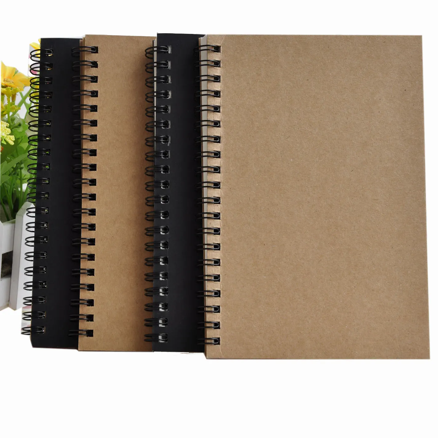 Notebook Kertas Kosong Penutup Kraft Alami Gulungan Spiral Kustom untuk Buku Sketsa Buku Horisontal Putih Kosong