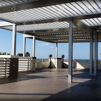 Persienne motorisée en aluminium persiennes de toit automatiques toit rétractable avec store enrouleur coupe-vent pour piscine et terrasse