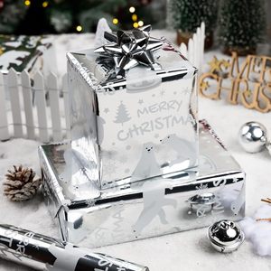 Papel de regalo navideño de aluminio con diseño de oso polar, palabras de Feliz Navidad en la parte posterior, línea de corte personalizable - Product Image 2