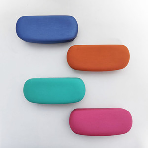 Estuche minimalista para gafas de color caramelo, diseño rectangular sólido con tapa abatible, material metálico, portátil para gafas, azul, rosa, rojo, naranja - Product Image 5