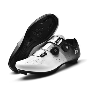 <span class=keywords><strong>Scarpe</strong></span> da Ciclismo per <span class=keywords><strong>Bici</strong></span> da Strada e <span class=keywords><strong>Mountain</strong></span> <span class=keywords><strong>Bike</strong></span> Calzature da Bicicletta con Chiusura a Bottone Uomo Donna Low-Top Slip-On Sneaker Sportive in Ecopelle - Product Image 2