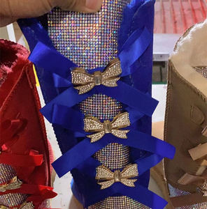 รองเท้าบูทหิมะสำหรับผู้หญิง ฤดูใบไม้ร่วง ฤดูหนาว แบบหุ้มข้อ มีซับในกันหนาว ด้านบนกันน้ำ ประดับเพชรระยิบระยับ โบว์กำมะหยี่ รุ่นพลัส - Product Image 2