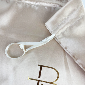 Sac de rangement en satin avec cordon de serrage, pochette anti-poussière pour vêtements, logo personnalisé, sac de voyage en tissu doux - Product Image 4