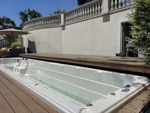 Couverture flottante de <span class=keywords><strong>volet</strong></span> de rouleau de <span class=keywords><strong>piscine</strong></span> hors sol extérieure de taille personnalisée faite de matériel durable de polycarbonate - Product Image 2