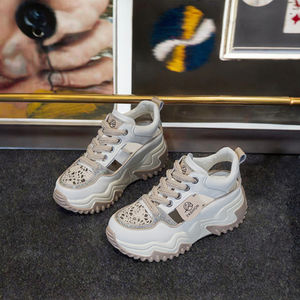 รองเท้าวิ่ง GON22 สำหรับฤดูใบไม้ผลิและฤดูร้อน ระบายอากาศได้ดี ดีไซน์แบบผูกเชือก เพิ่มความสูง ดีไซน์แบบโปร่ง สีพื้น พื้นรองเท้า PU วัสดุ EVA - Product Image 3