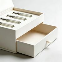 Flacons de parfum de luxe haut de gamme 10 ml, flacons à embossage, crème pour le visage, poudre libre, coffret cadeau blanc nuageux, fermeture magnétique, recyclable
