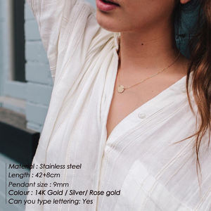 Colgante de disco de acero inoxidable 316L, chapado en oro de 14K, 9mm, grabado de signos del zodiaco, collar - Product Image 3