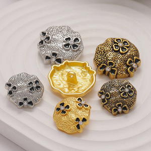 Kim Cương Nhỏ hoa tay khâu bướm gợn hình nút áo cạnh không đều với kỹ thuật mạ hợp kim kẽm - Product Image 2