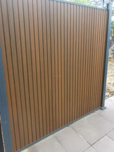 Paneles de Pared Exteriores de WPC de Estilo Europeo Moderno, Efecto Fluorescente, Diseño Impermeable, Protección Contra Termitas, Uso Comercial, 5 Años de Garantía AOLO - Product Image 1