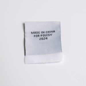 Étiquette tissée personnalisée à coudre avec boucle pliée pour chemise et vêtements d'extérieur à capuche - Product Image 1