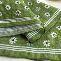 Foulard bandana carré imprimé personnalisé motif marguerite, accessoire de mode doux pour cheveux et décoration du cou