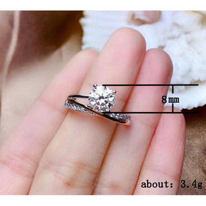 Anello di fidanzamento da donna F154 con diamante naturale taglio brillante classico e fascia in oro 14K - Product Image 5