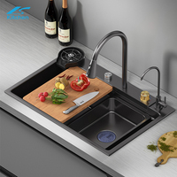 Évier de cuisine en métal Robinet de rinçage en verre Bouteille Bar Verre Évier de luxe fait à la main à double cascade Cuisine moderne