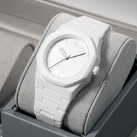 Accessoires créatifs de montre intelligente à quartz à texture arabe haut de gamme Options de couleurs multiples pour les hommes d'affaires