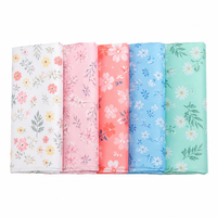 Tissu en taffetas 100% polyester 210T imprimé de motifs floraux colorés pour drapeaux et décorations de fête