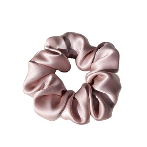 100% Bất Lụa Tóc Scrunchies Bán Buôn 22Mm Đàn Hồi Tóc Tie Phụ Nữ Chăm Sóc Tóc Chất Lượng Cao Thân Thiện Với Môi Biểu Tượng Tùy Chỉnh Scrunchies - Product Image 1
