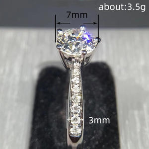 Anello da Donna Q754 in Oro Bianco con Diamante Taglio Brillante Rotondo Colore G Naturale Anello di Fidanzamento con Diamanti Laterali - Product Image 4