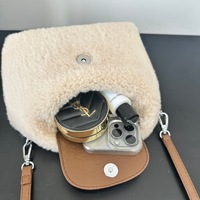 Sac à main pour femme en fausse fourrure, sac bandoulière décontracté et moelleux, sac à bandoulière doux et mignon, pochette en PU doux avec empiècements, sac à main en fourrure, sacoche moelleuse