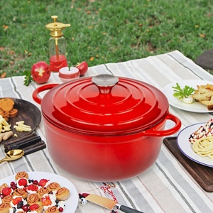 Casserole en fonte émaillée rouge de 20-22 cm <span class=keywords><strong>avec</strong></span> <span class=keywords><strong>couvercle</strong></span> pour la cuisine et la préparation de ragoûts - Product Image 1