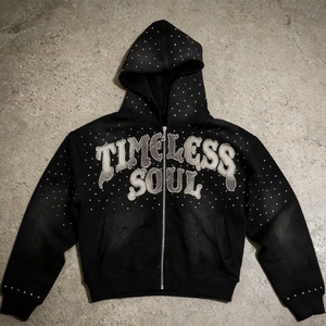 <span class=keywords><strong>Felpa</strong></span> <span class=keywords><strong>con</strong></span> <span class=keywords><strong>Cappuccio</strong></span> <span class=keywords><strong>Nera</strong></span> da Uomo <span class=keywords><strong>con</strong></span> Ricamo Patchwork ed Effetto Vernice Schizzata <span class=keywords><strong>con</strong></span> Strass per uno Stile Streetwear Audace ed Elegante - Product Image 4