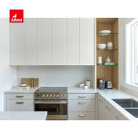 Armoire de cuisine en bois plaqué laqué mat sans poignée, prix avantageux, avec îlot central, porte plate en shiplap, Alland