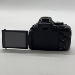 Appareil photo reflex numérique <span class=keywords><strong>Nikon</strong></span> <span class=keywords><strong>D5200</strong></span> d'occasion original en gros, objectif 18-55mm VR, 24,1MP, écran inclinable, autofocus 39 points, qualité supérieure reconditionné pour la revente - Product Image 2