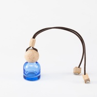 2025 nouvelle haute qualité 8ml ronde petite voiture diffuseur de parfum bouteille marron bleu jaune violet couleur voiture bouteille suspendue