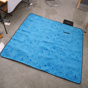Manta de Picnic Impermeable de PVC Oxford 600D Reciclado, Plegable, Portátil, Resistente a la Arena, Certificada GRS, de Alta Resistencia - Product Image 3