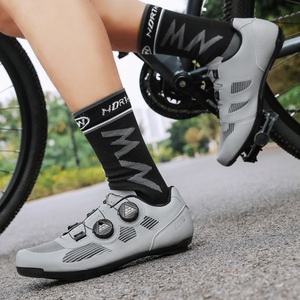 <span class=keywords><strong>Scarpe</strong></span> da <span class=keywords><strong>Ciclismo</strong></span> Leggere con Chiusura di Sicurezza per Uomo e Donna, per Bici da <span class=keywords><strong>Strada</strong></span> e Mountain Bike, Suola Rigida Antiscivolo per Fuoristrada, Vendita all'Ingrosso - Product Image 2
