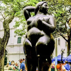 현대 예술 금속 홈 장식 여성 벌거 벗은 비행 동상 청동 뚱뚱한 여자 예술 조각