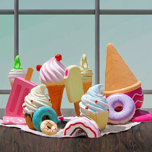 Anpassbare Handbemalte Makronen-Donut-Eiscreme-Harzskulptur Outdoor-Geschäftsgeschenke 3D-Kunstmodell Flache Ornamente - Product Image 1