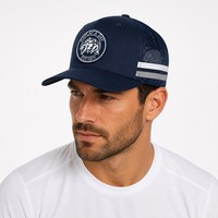 Casquette Trucker Country structurée à fermeture Snapback, avec patch brodé personnalisé, design rétro outdoor, dos en maille respirante et bandes latérales