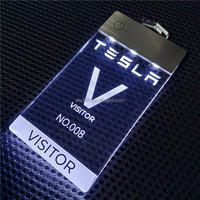 Badge d'identification LED de luxe rechargeable pour personnel, porte-nom personnalisé, accessoires uniques, gravure laser, étiquette lumineuse en acrylique, cadeaux de bienvenue