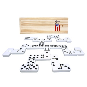 Boîte à <span class=keywords><strong>dominos</strong></span> en bois avec logo personnalisé d'usine, avec <span class=keywords><strong>dominos</strong></span> en bois sculptés avec le <span class=keywords><strong>drapeau</strong></span> de Porto Rico, points noirs et clou doré pour jeu de table - Product Image 2