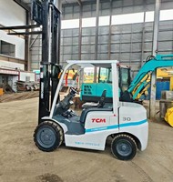 Chariot élévateur diesel TCM 3 tonnes d'occasion bien entretenu avec déplaceur latéral, chariot élévateur japonais de haute qualité, prix direct usine