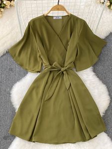 Robe d'été 2025 version coréenne, style doux, rétro élégant, manches cloche, col en V, taille cintrée, nœud <span class=keywords><strong>papillon</strong></span>, lettre A - Product Image 3