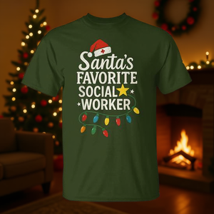 Camiseta navideña de trabajo social con la frase «El trabajador social favorito de Papá Noel», regalo navideño para el trabajo social médico - Product Image 3