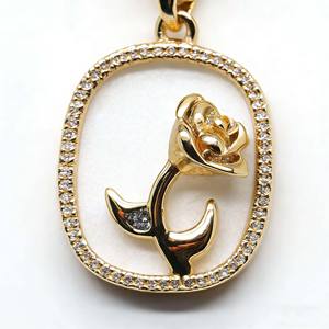 Nouveaux designs plaqués or 18 carats, pendentif coquillage, collier en acier inoxydable, cristal, fleur, collier pour femmes - Product Image 2