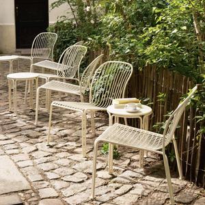 Crèmekleurige moderne buitenset - metalen tafel en stoelen voor koffieshop, theehuis en binnenplaats - Product Image 4