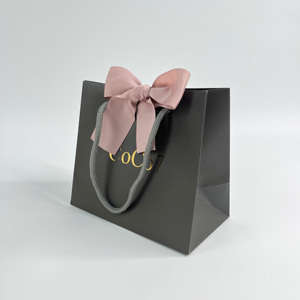 Sacs cadeaux personnalisés imprimés avec logo doré et nœud en ruban gros-grain - Sacs shopping de luxe pour cosmétiques - Product Image 5